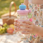 Botella plástica infantil, manzana