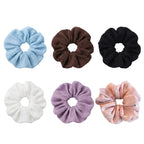 Scrunchie maxi de tela texturizada para el cabello